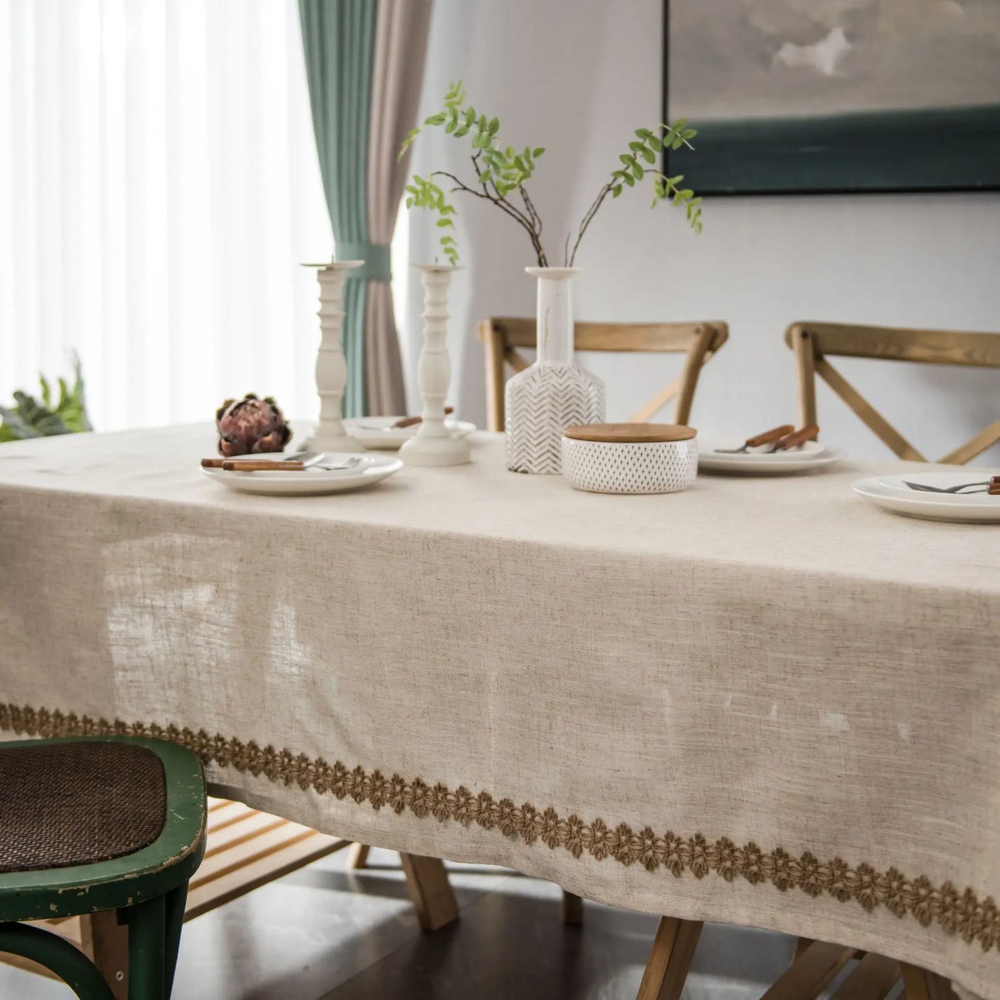 Minimalist table cloth